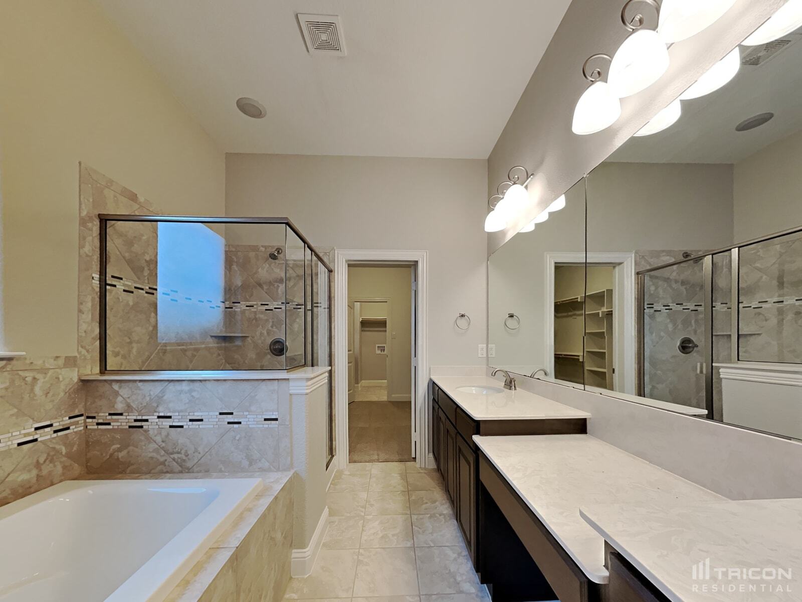 Building Photo - 11344 Live Oak Creek Dr