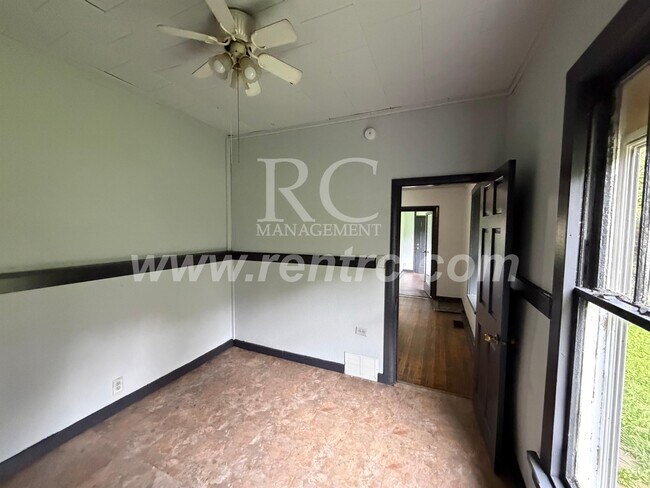 Building Photo - 18 Iowa-