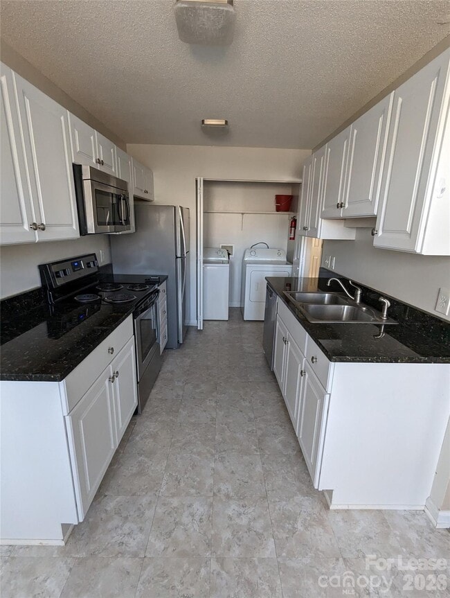 Building Photo - 72 Windwood Dr