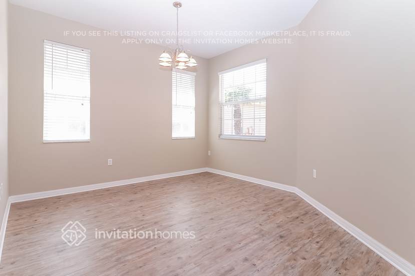 Building Photo - 7136 Lake Eaglebrooke Way