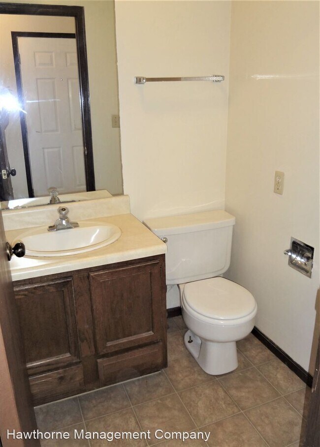 Building Photo - 3 br, 3.5 bath House - 409 Foxfire Drive