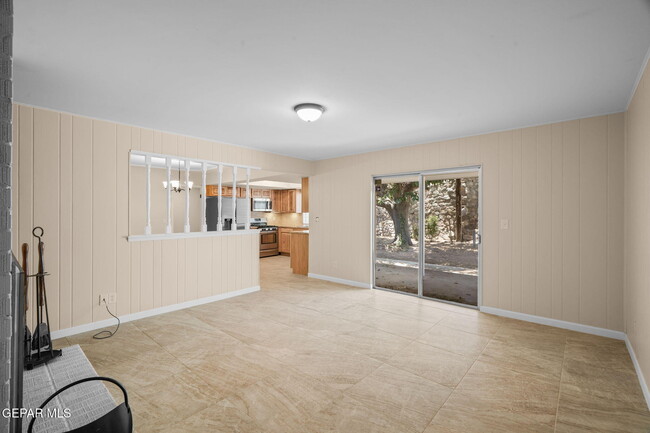 Building Photo - 10337 Galahad Way