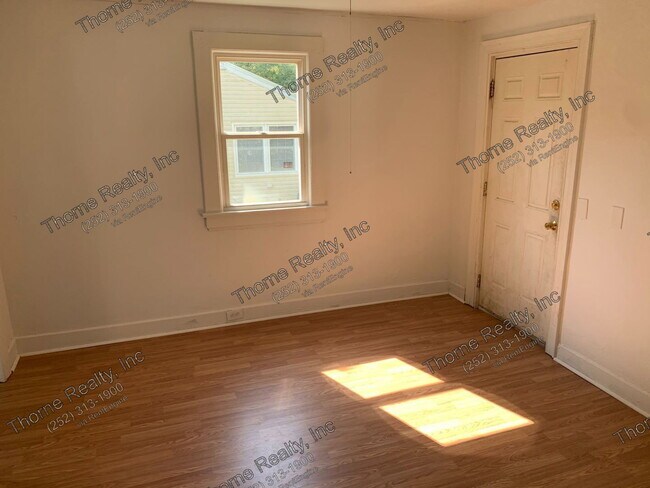 Building Photo - 1316 Clark St