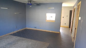 Building Photo - 25 Seneca Dr