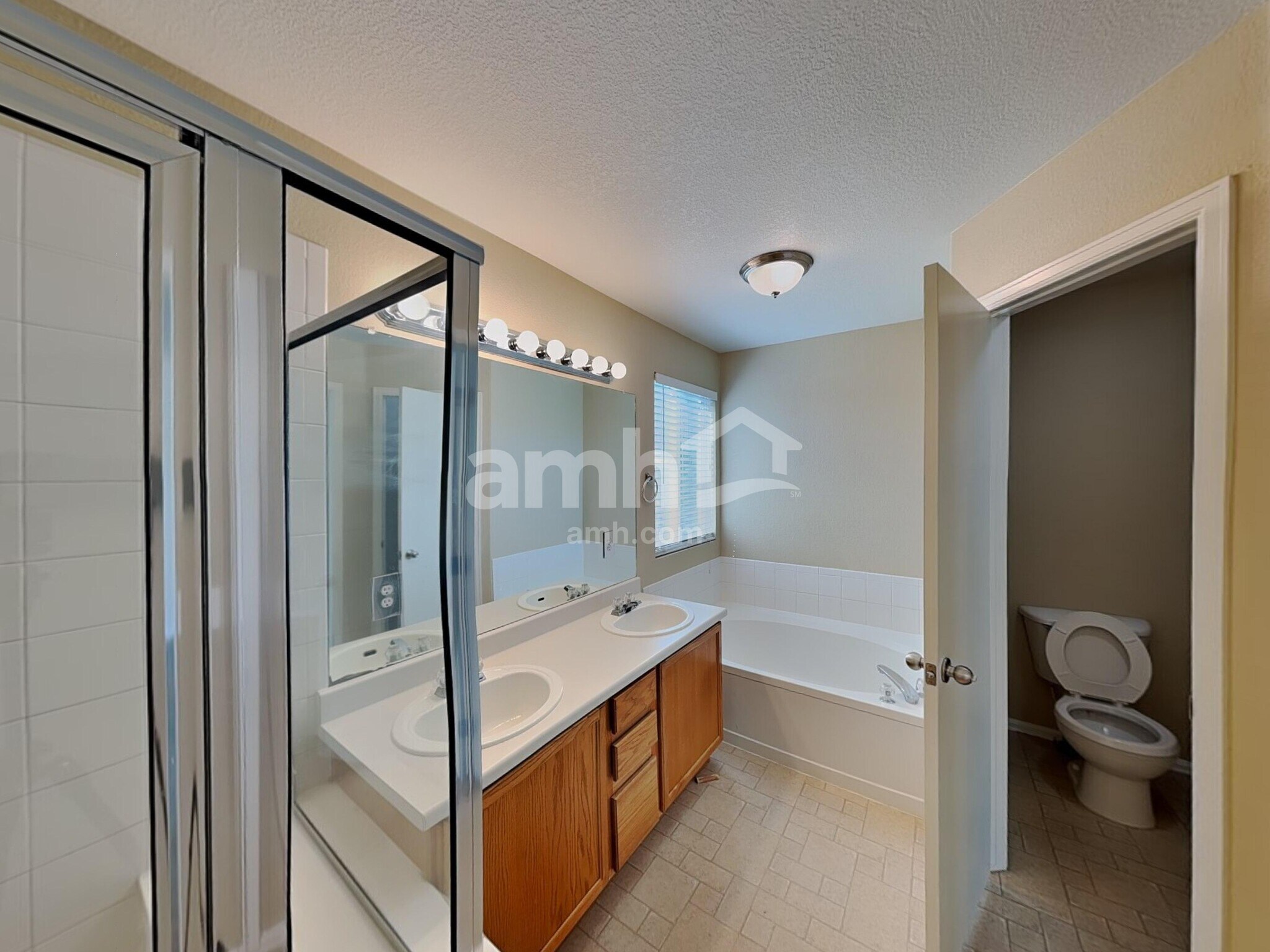 Building Photo - 15625 E 99th Ave