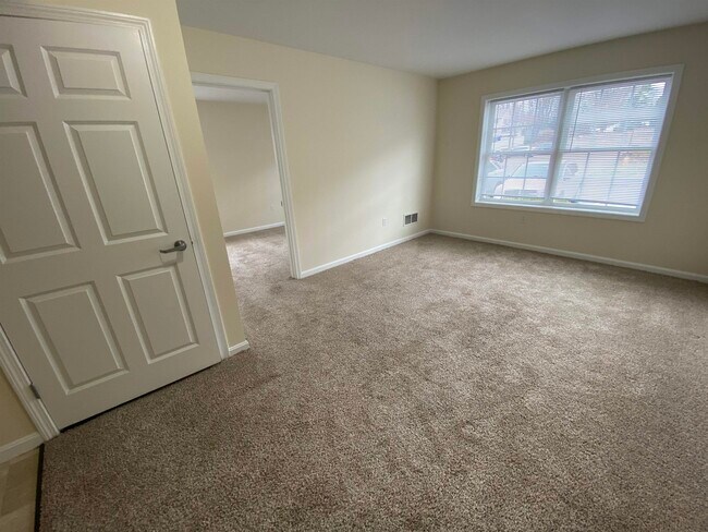 Building Photo - 80 Sentinel Court