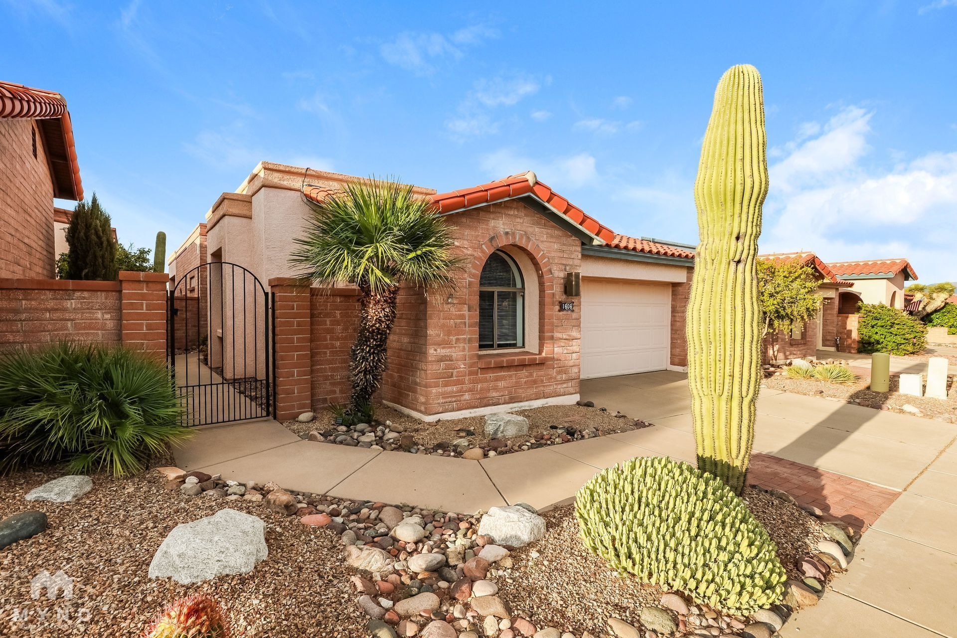 Building Photo - 1606 W Calle Del Ducado