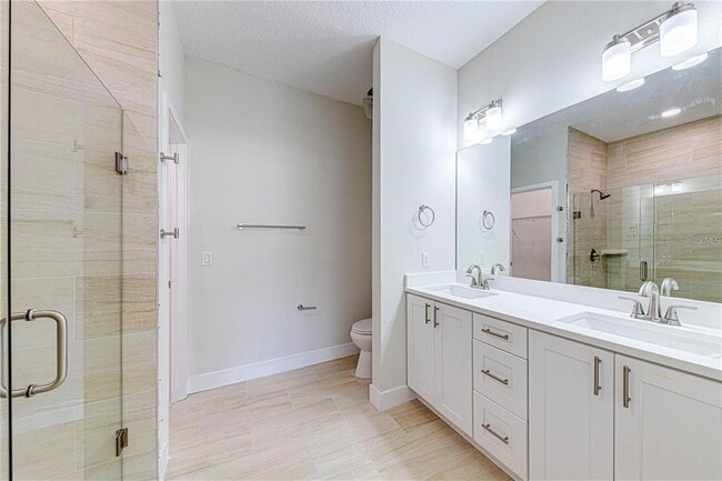 Building Photo - 247 N Pine Ave