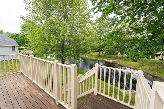 Building Photo - 23 Gleneagle Dr