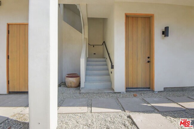 Building Photo - 2671 Benedict St