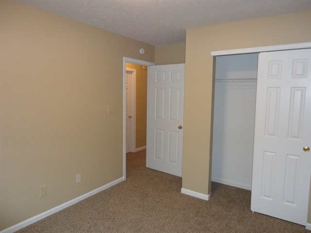 Building Photo - 1903 E Maple Park Dr