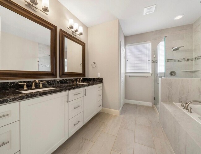 Building Photo - 812 Fisher St