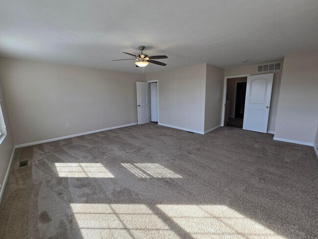 Building Photo - 140 Saddlebred Cir