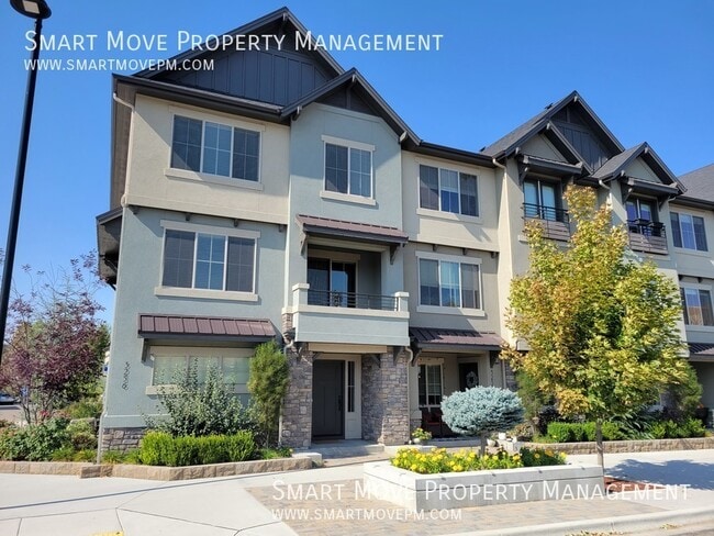 Building Photo - 3256 E Thoroughbred Ln