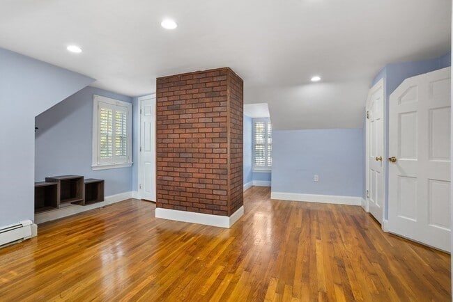 Building Photo - 140 Lowell St