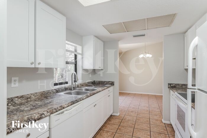 Building Photo - 5497 Lady Slipper Ave