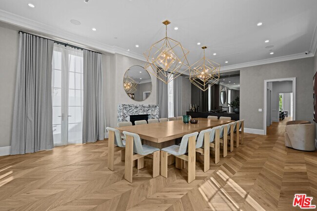 Building Photo - 616 N Alpine Dr