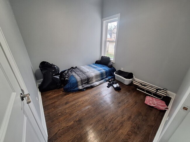 Building Photo - 4947 W Race Ave