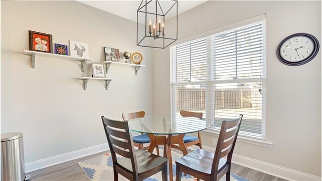 Building Photo - 170 Whitaker Way N