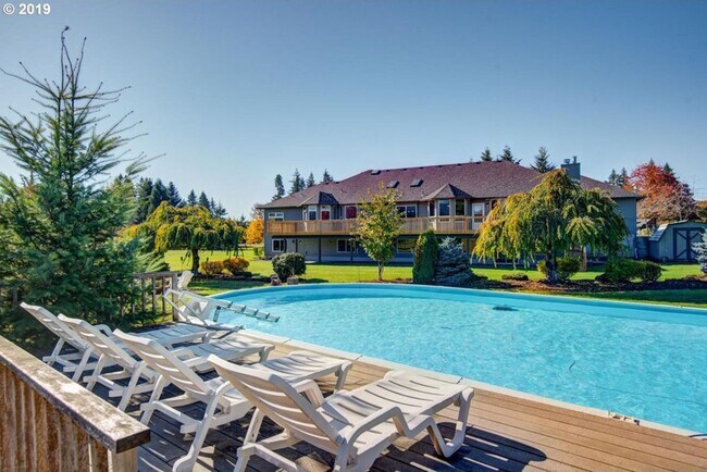 Building Photo - 18113 NE 201st Ct