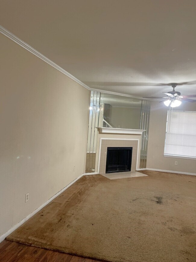 Building Photo - 14600 Fonmeadow Dr