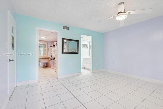 Building Photo - 1210 Bahama Bend