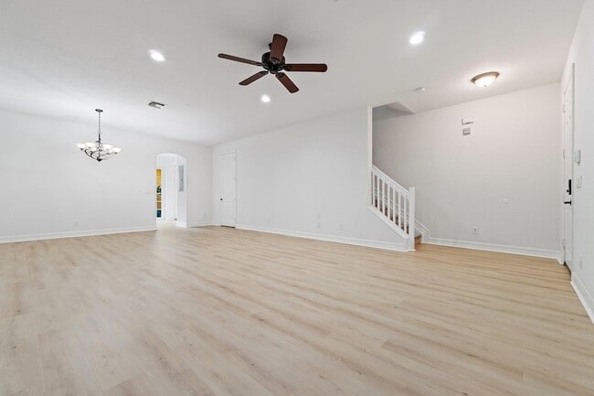 Building Photo - 150 Lismore Ln