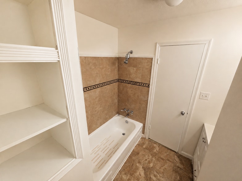 Building Photo - 7708 Suthard Dr