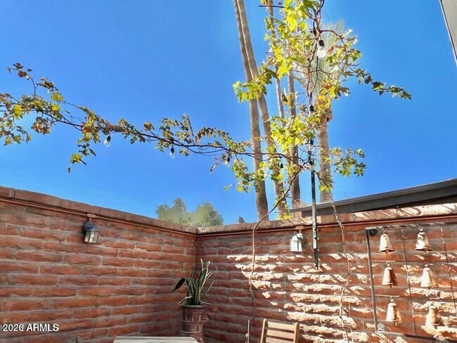 Building Photo - 3022 N 32nd St