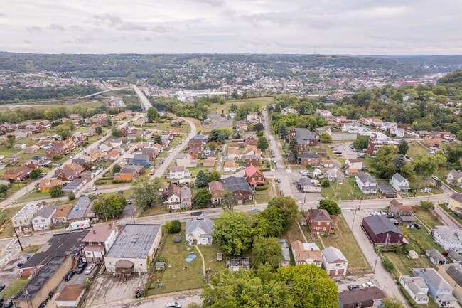 Building Photo - Stunning 2 bedroom home in Whitaker available January 15!