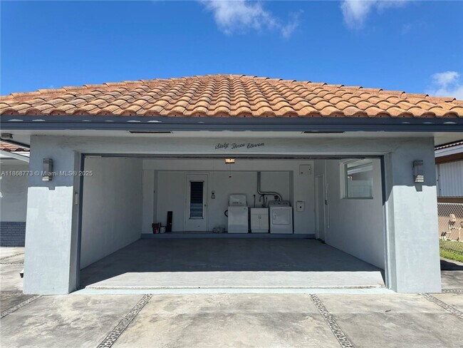Building Photo - 6311 NE 20th Way