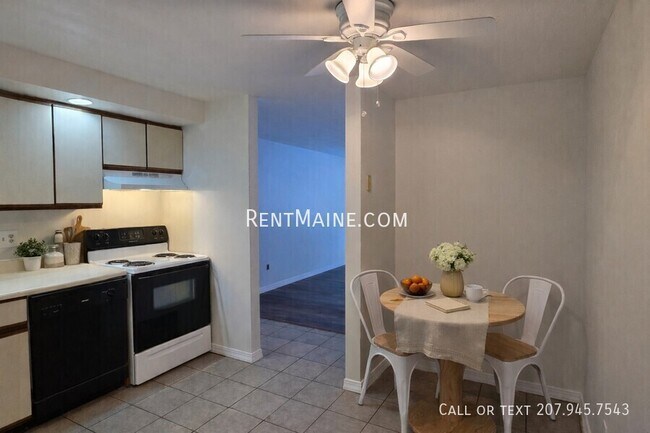 Building Photo - 20 Tall Pines Dr