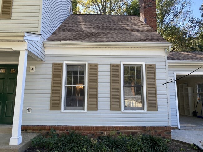 Building Photo - 7907 Laural Valley Way