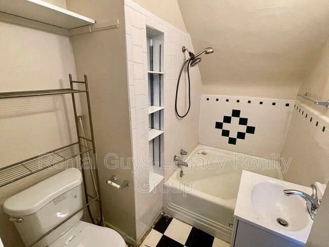 Building Photo - 2329 College St