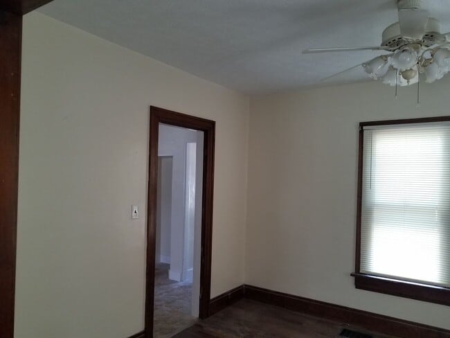 Building Photo - 211 Pleasant Ave