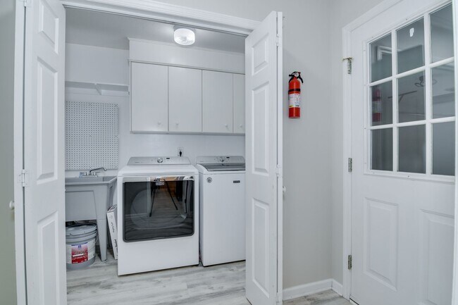 Building Photo - Brick Ranch in Evans