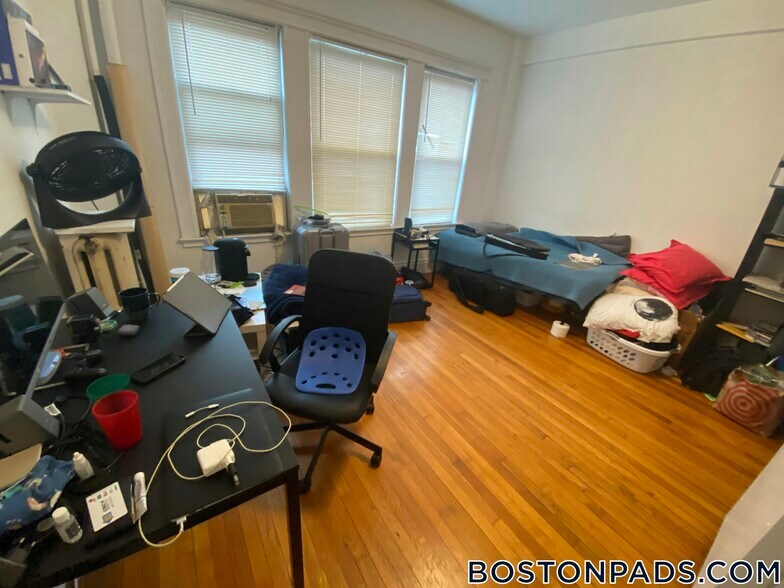 Primary Photo - 270 Huntington Ave