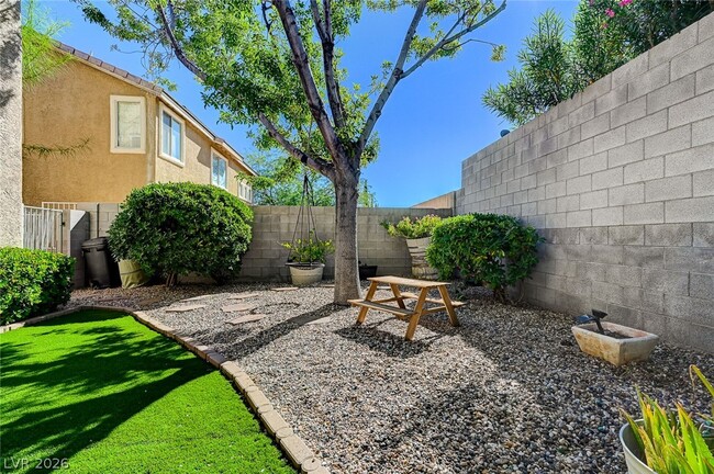 Building Photo - 10617 Austin Bluffs Way