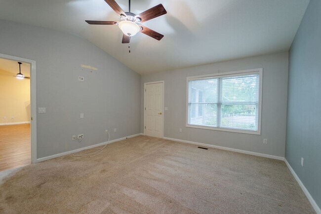 Building Photo - Charming 3 bedroom, 2 bathroom located in the picturesque Hot Springs Village