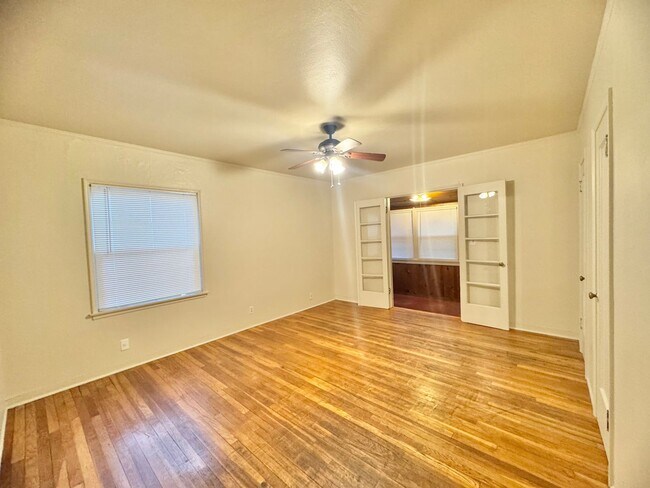 Building Photo - **Reserve for SUMMER 2026** Large house close to CSUC