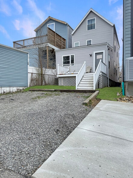 Building Photo - 239 N Aiken Ave