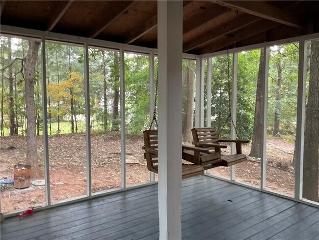 Building Photo - 2570 Treasure Ct