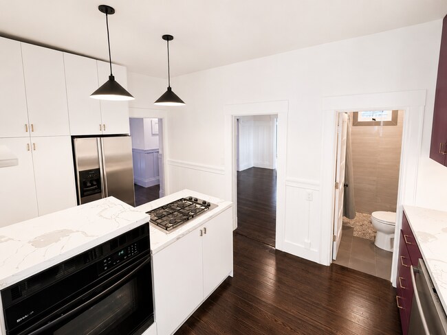 Building Photo - Luxury 3BR Victorian | Designer Home | Mission District | In-Unit Landry