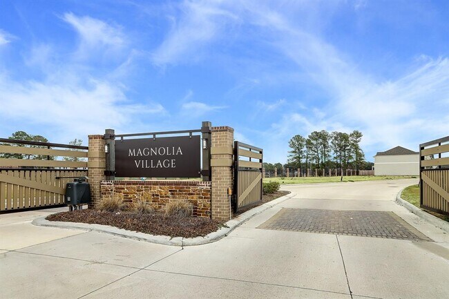 Building Photo - 9838 Magnolia Village Ln