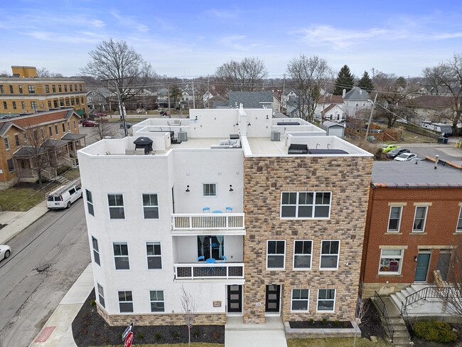 Building Photo - 1436 Indianola Ave