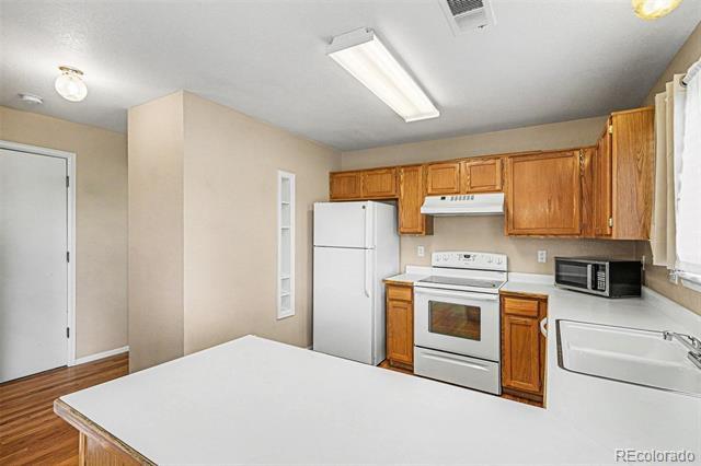 Building Photo - 10411 Hyacinth St