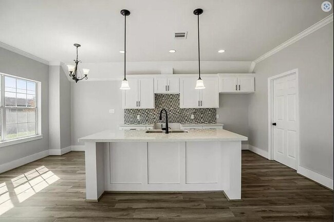 Primary Photo - 9815 Bamboo Rd