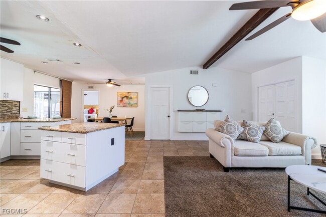 Building Photo - 542 SE 33rd Terrace