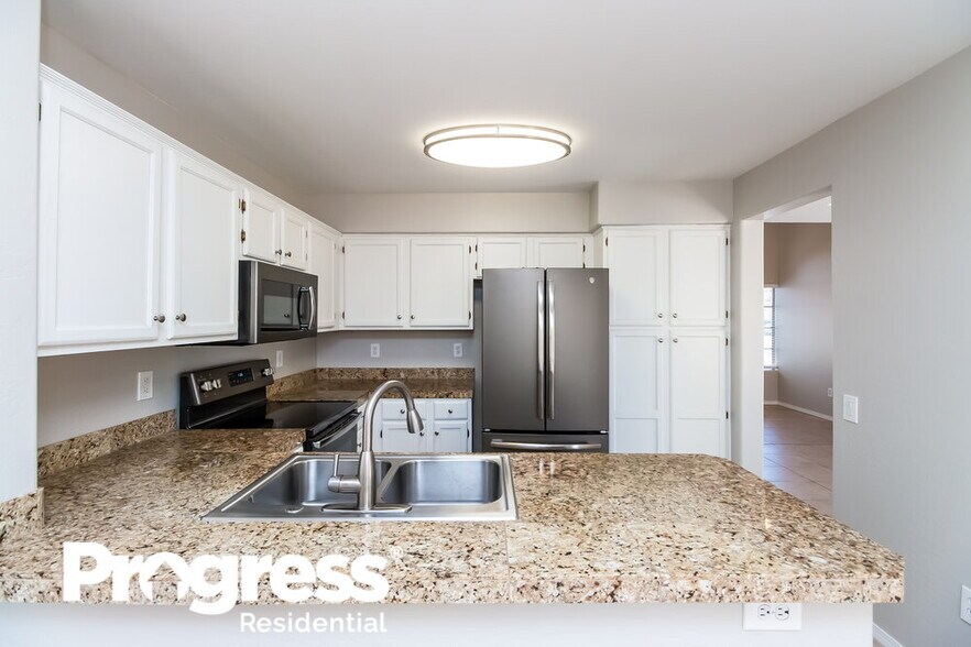 Building Photo - 1130 N Leoma Ln