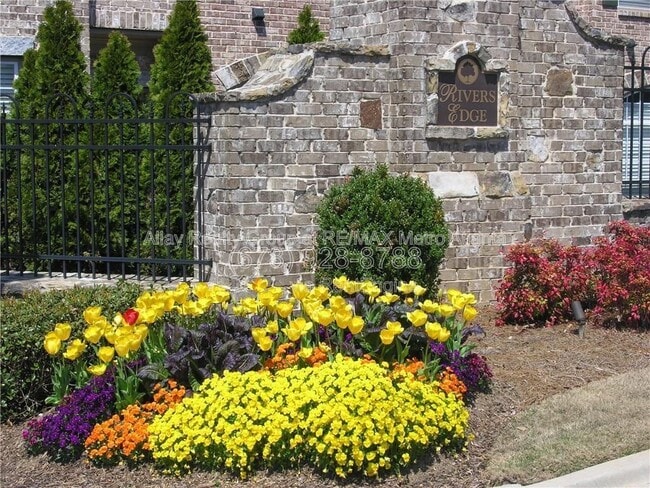 Building Photo - 2673 Rivers Edge Dr NE